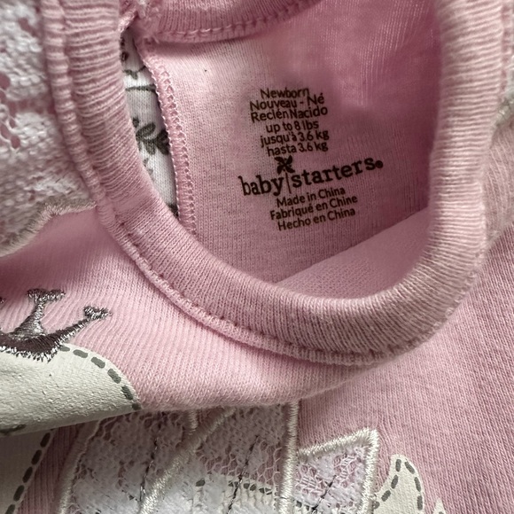 Bundle of 5 baby girls 🧒 newborn bodysuits. - Picture 4 of 6